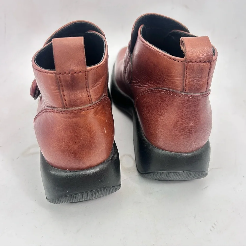 DANSKO Women Vtg Brown Leather Button Strap Ankle Boot Size 40 9.5